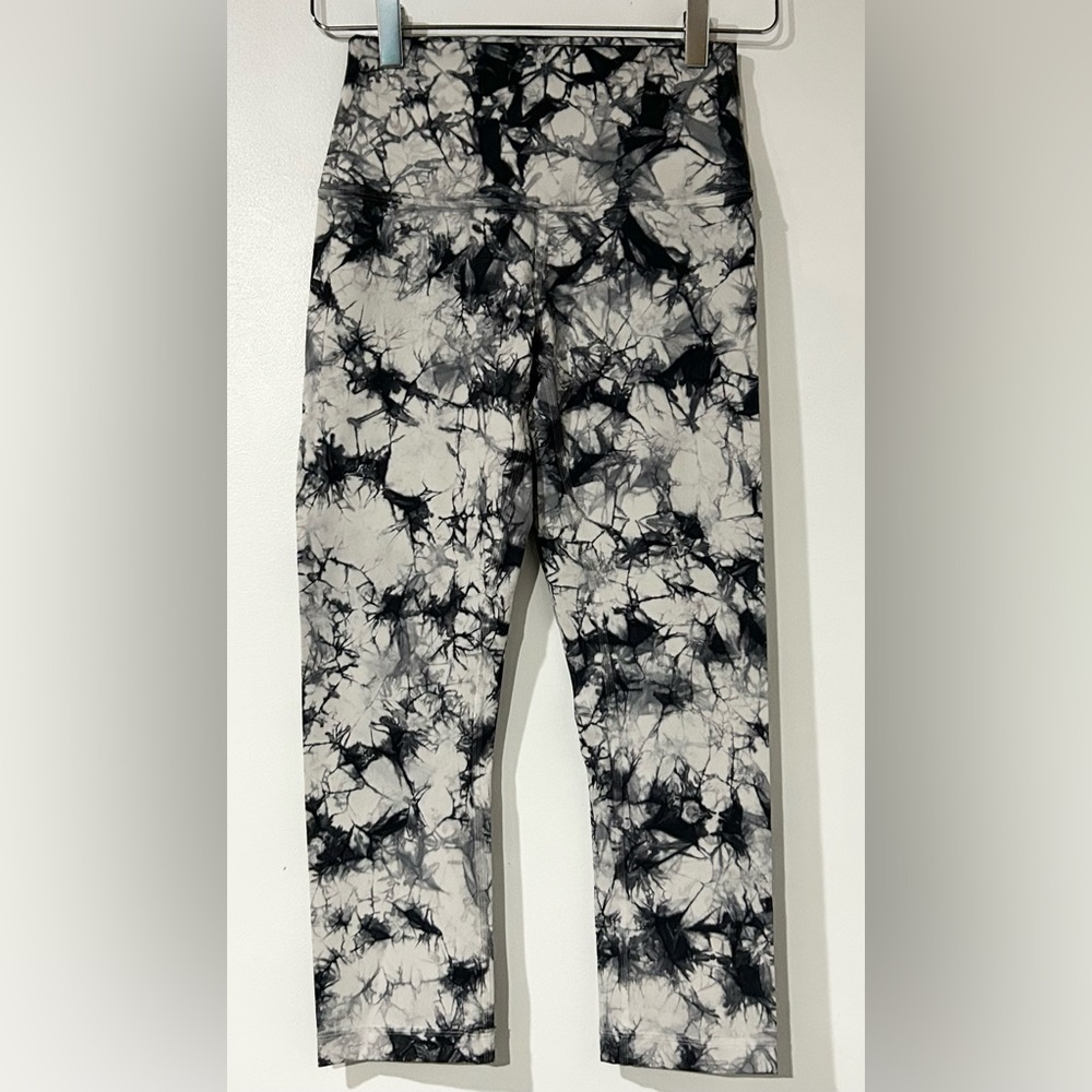 Lululemon Wunder Under High Rise Crop Luxtreme 21” Dual Shibori 4‎